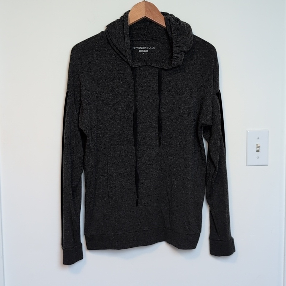 Beyond Yoga Soft Gray Hoodie with Velvet Detail Size Small - Picture 6 of 6